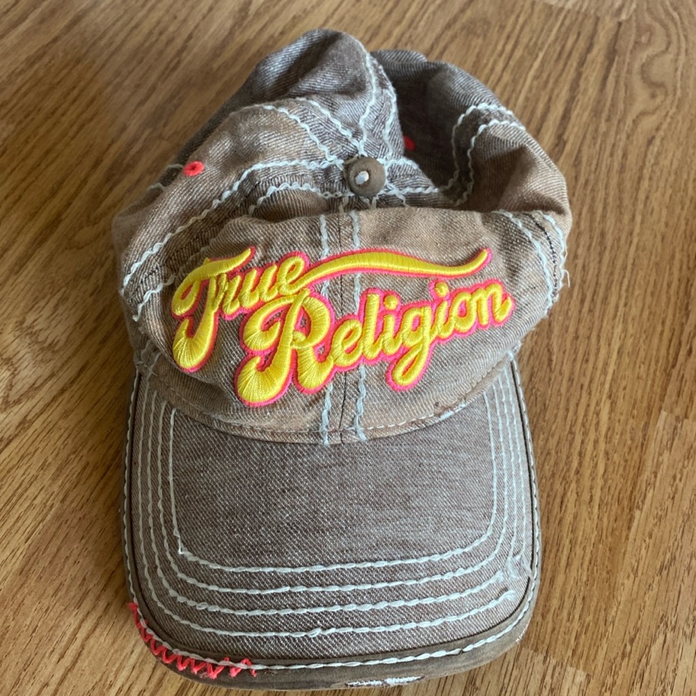Women’s True Religion hat